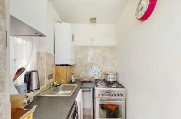 Spacious 8-Bedroom Property for Sale, IG11