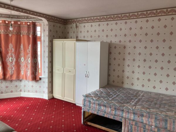 2-Bedroom First Floor Flat For Rent, IG4