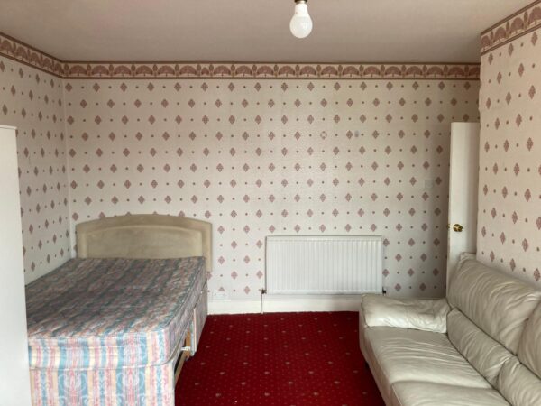 2-Bedroom First Floor Flat For Rent, IG4