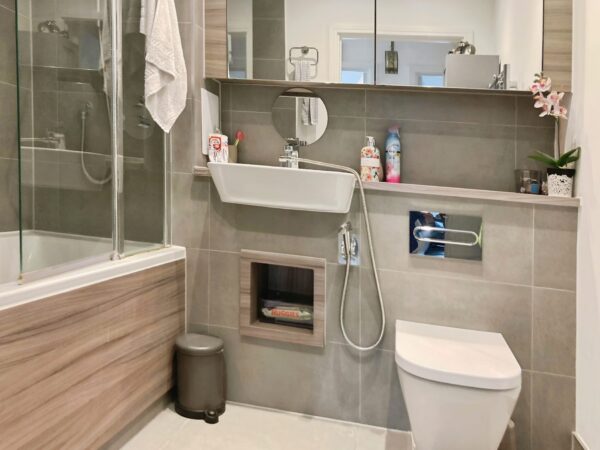 Two-Bedroom Flat For Sale, IG11