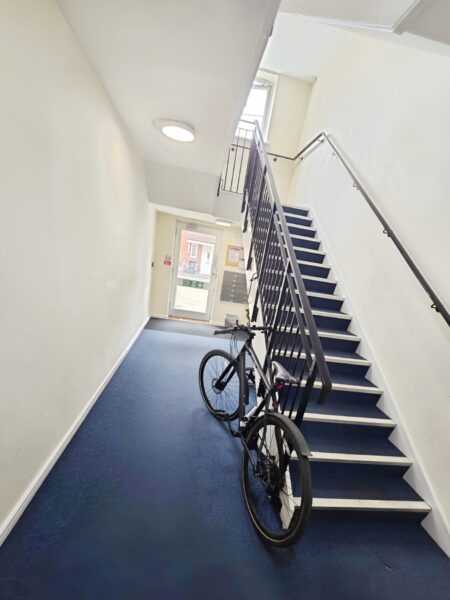 One-bedroom flat For Sale, Ilford, IG3