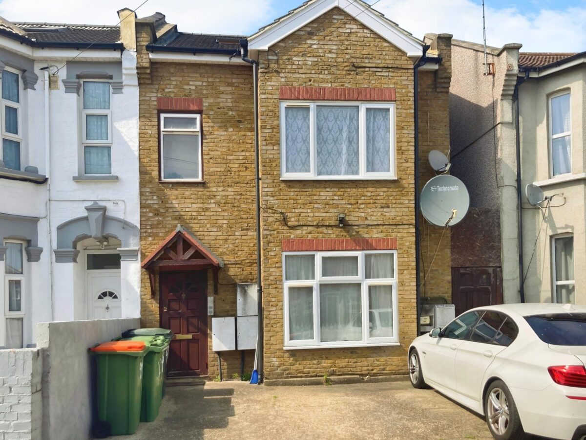 Three-Bedroom Ground Floor Flat, E7