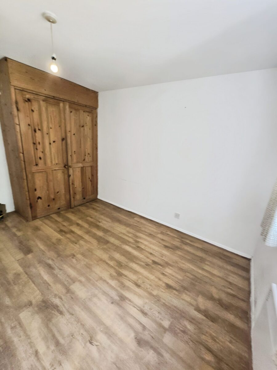 One-Bedroom Flat for Sale, IG11