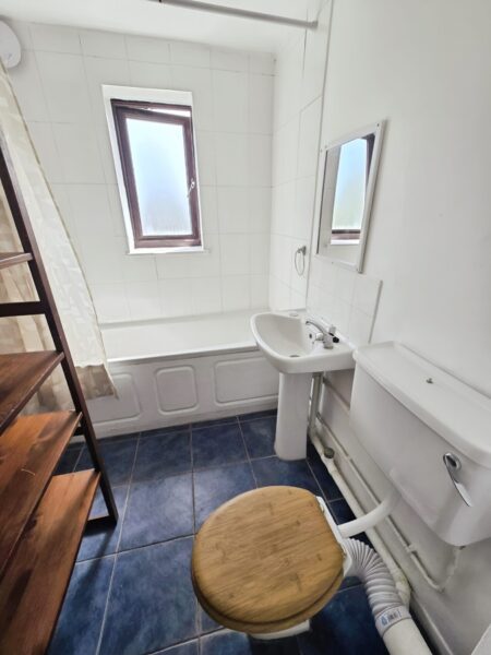 One-Bedroom Flat for Sale, IG11