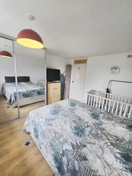 2-Bedroom Maisonette For Sale, IG7