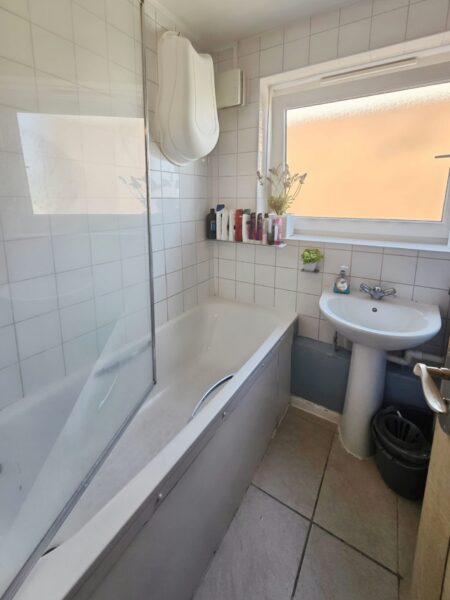 3-Bedroom Flat For Rent, IG11