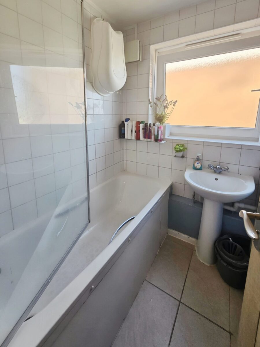 3-Bedroom Flat For Rent, IG11