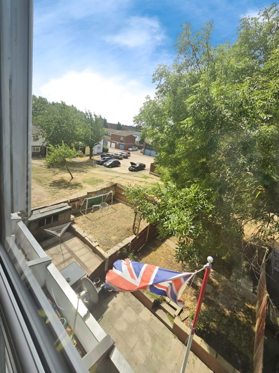 2-Bedroom Maisonette For Sale, IG7
