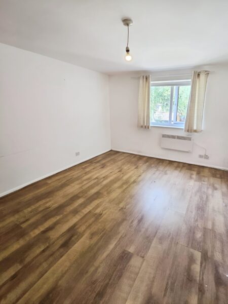 One-Bedroom Flat for Sale, IG11