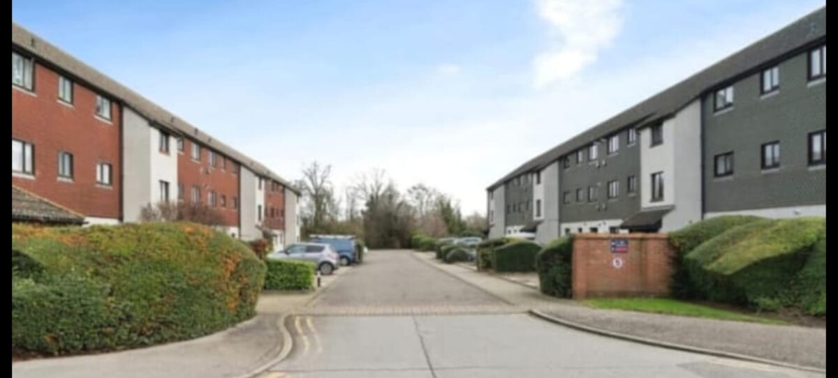Studio Flat in Aveley, RM15