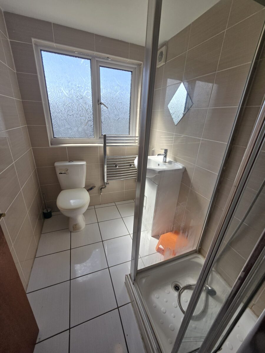 Spacious 4-5 Bedroom House For Rent, IG11