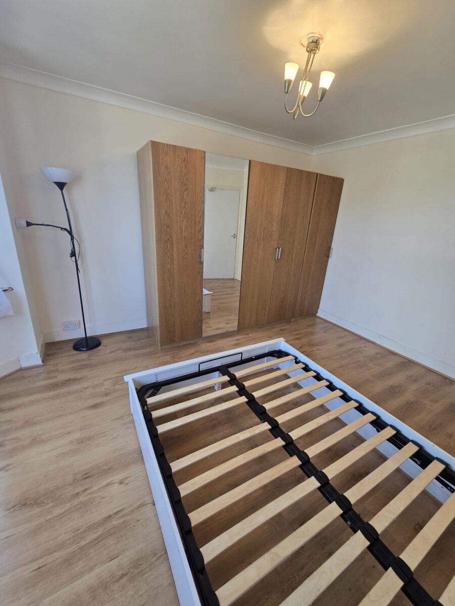 Spacious 4-5 Bedroom House For Rent, IG11