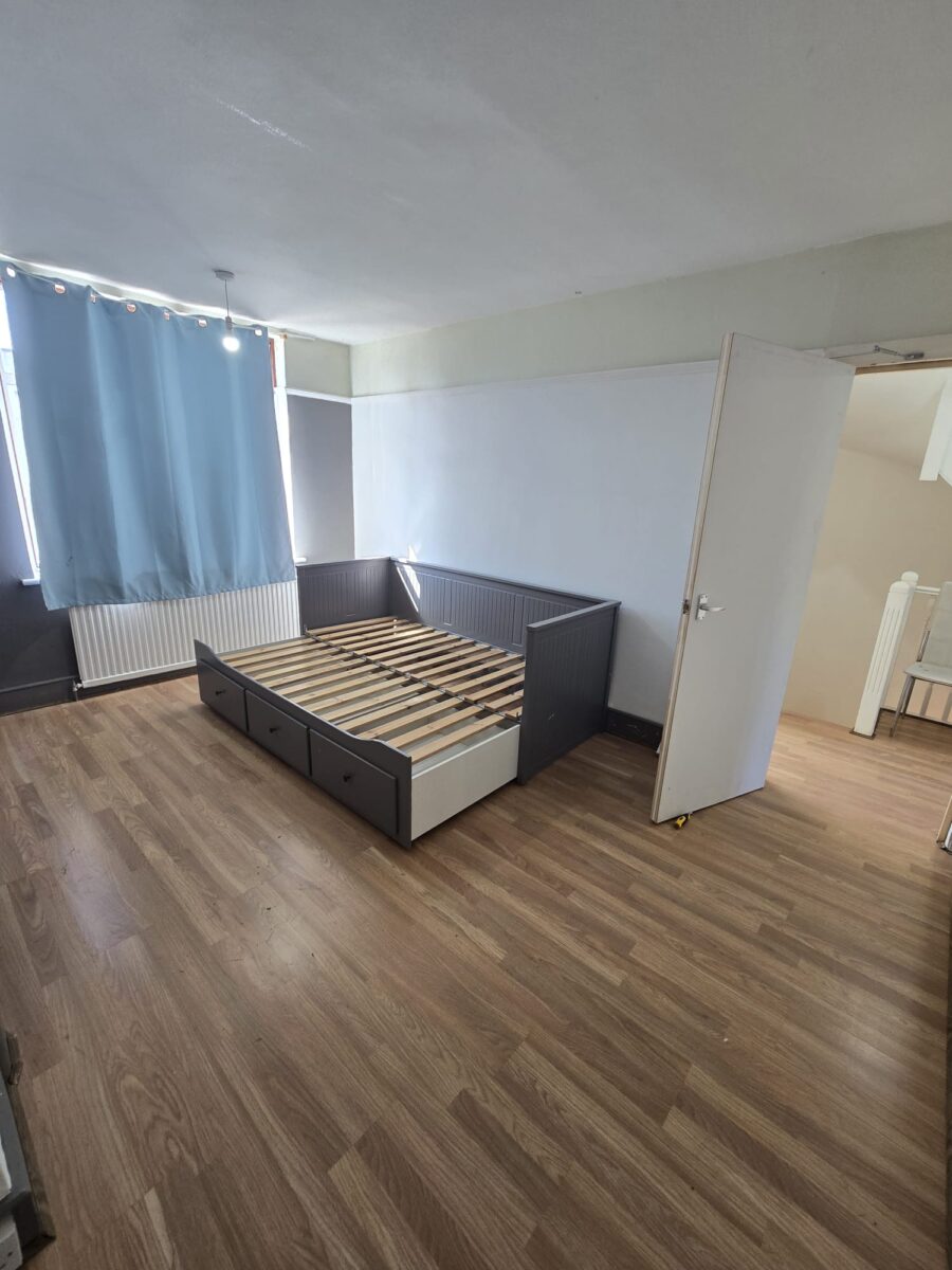Spacious 4-5 Bedroom House For Rent, IG11
