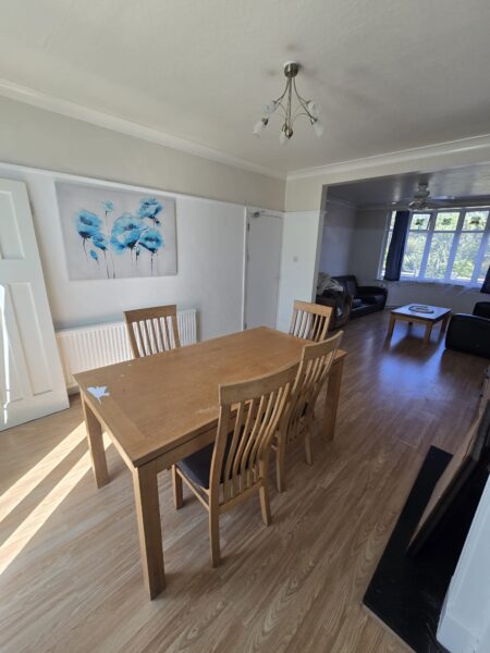 Spacious 4-5 Bedroom House For Rent, IG11