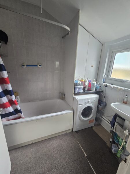 2 Separate One-Bedroom Flats  For Sale, IG11