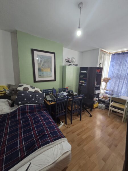 2 Separate One-Bedroom Flats  For Sale, IG11