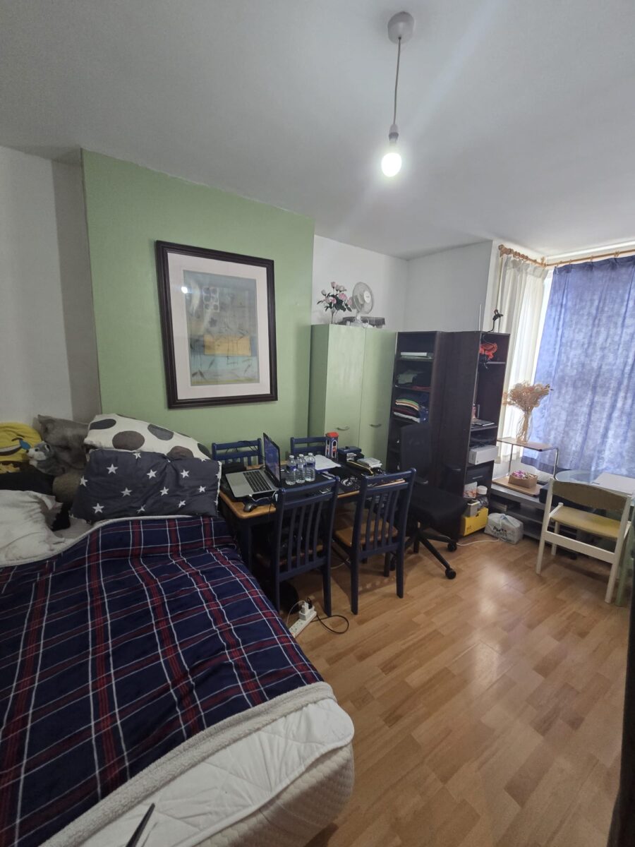 2 Separate One-Bedroom Flats  For Sale, IG11