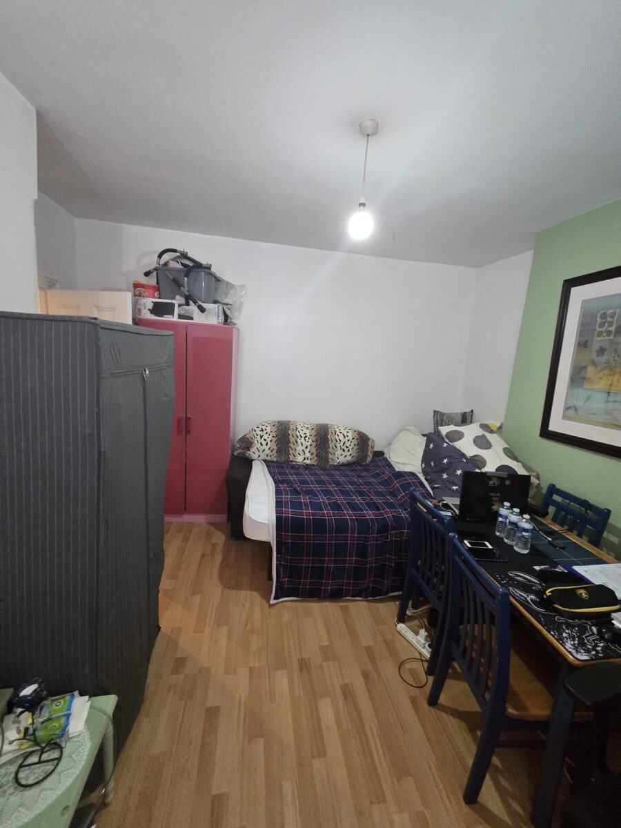 2 Separate One-Bedroom Flats  For Sale, IG11