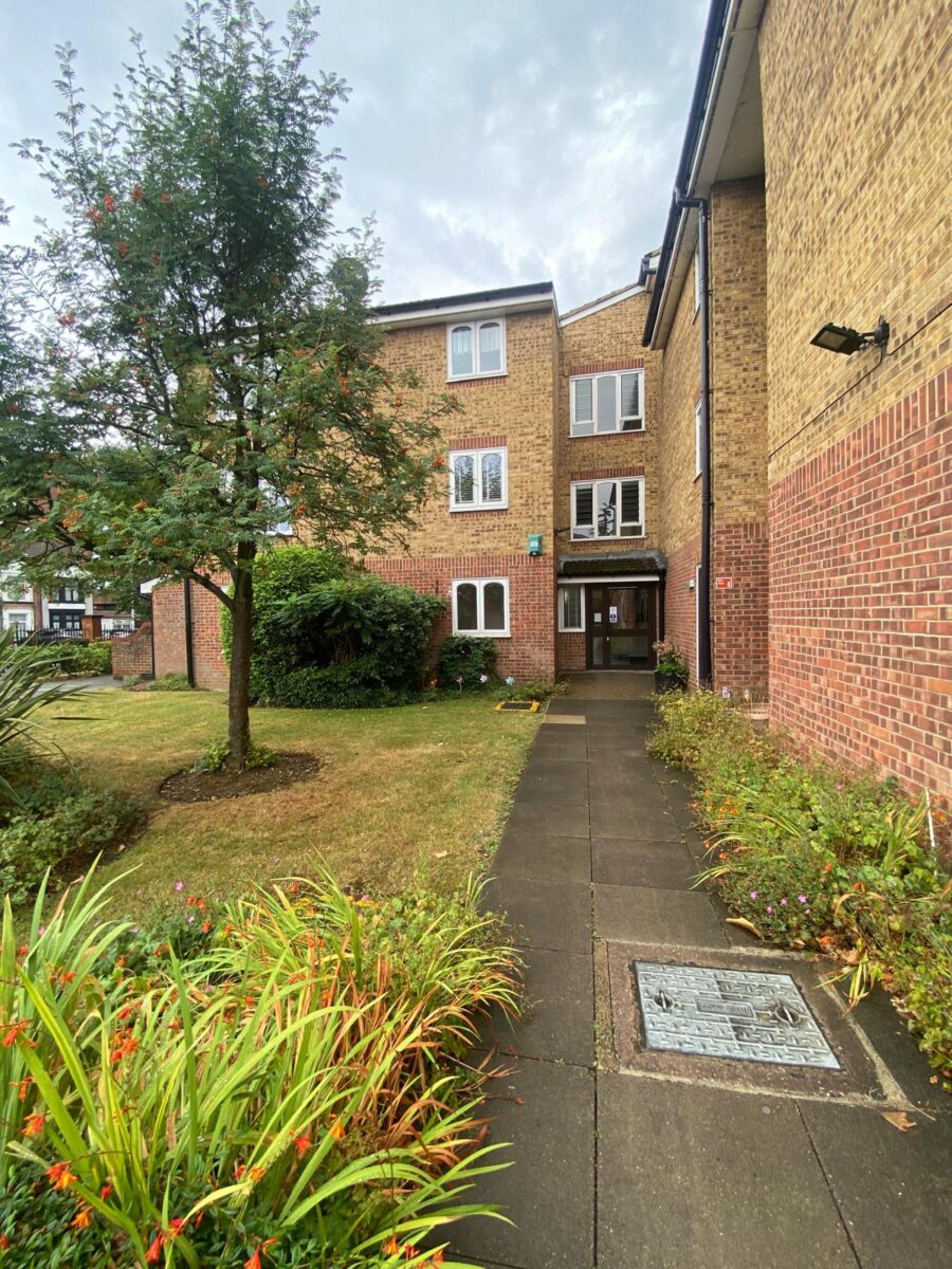 One Bedroom First Floor Flat, RM1