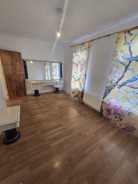 4 Bedroom Terraced House to Ket in IG1 2PA