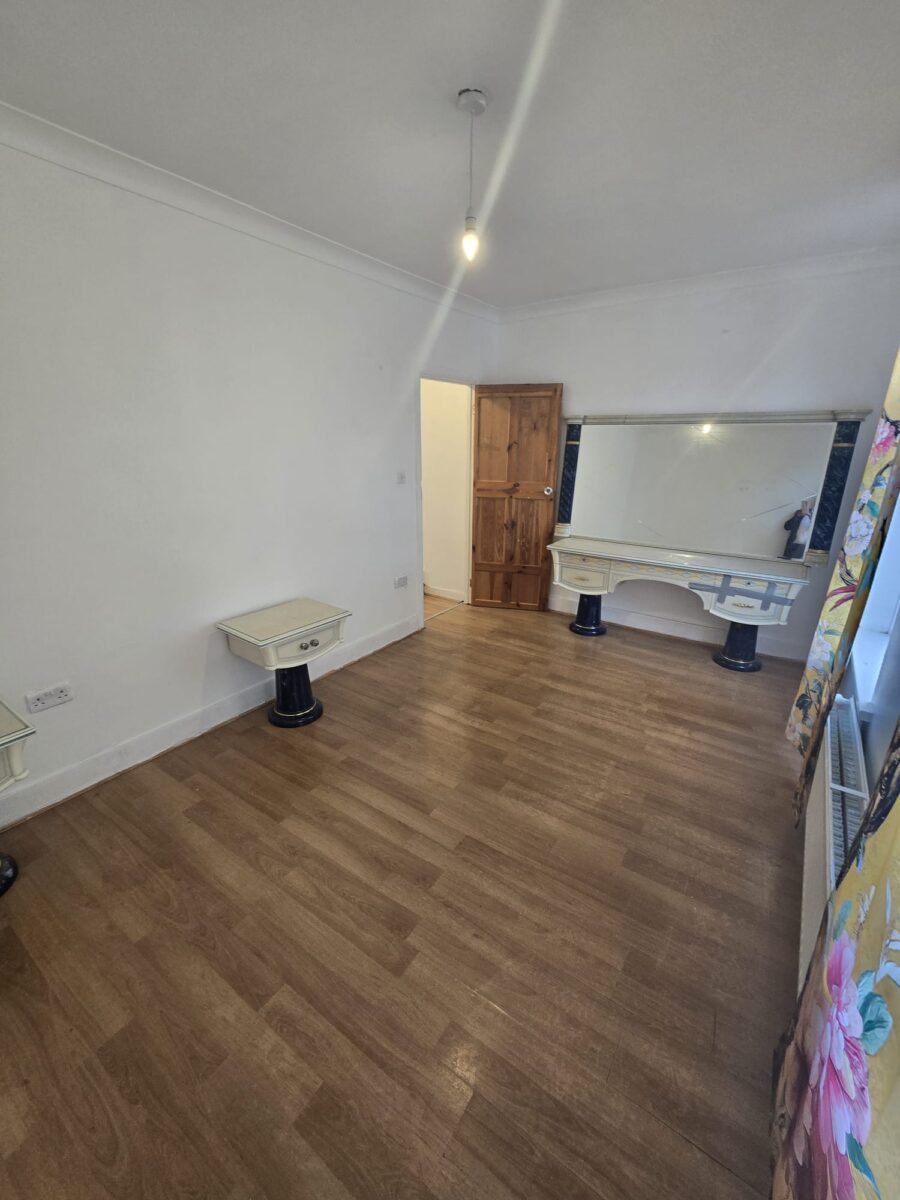 4 Bedroom Terraced House to Ket in IG1 2PA