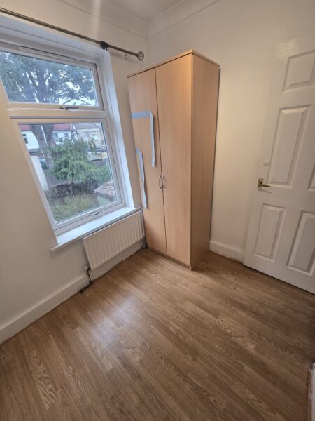4 Bedroom Terraced House to Ket in IG1 2PA