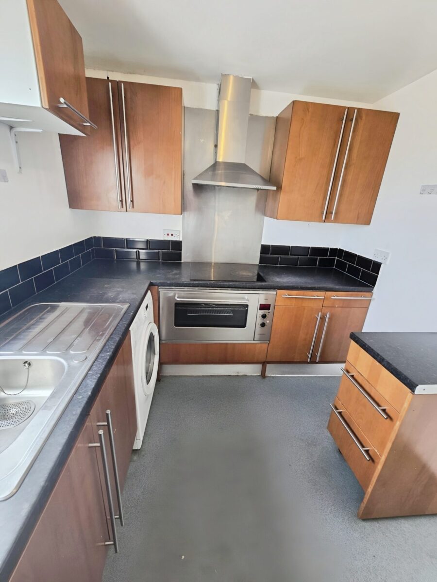 One-Bedroom Flat for Sale, IG11