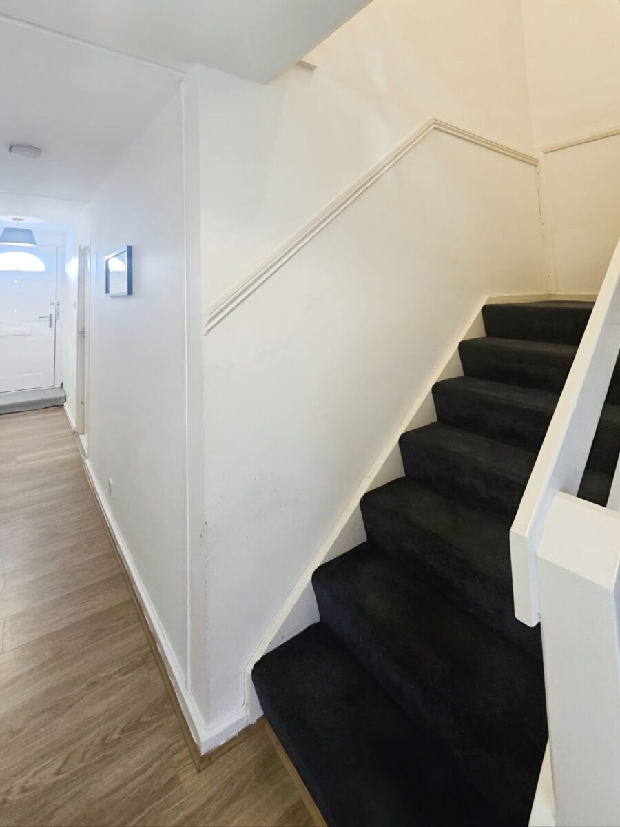 2-Bedroom Maisonette For Sale, IG7