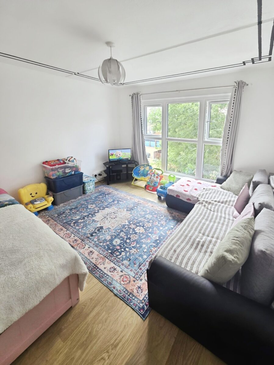 2-Bedroom Maisonette For Sale, IG7