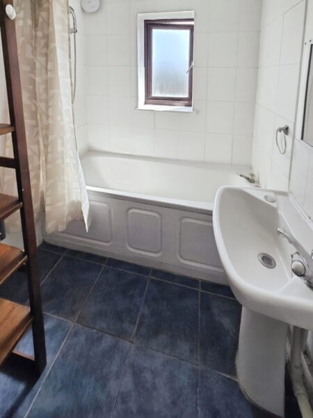 One-Bedroom Flat for Sale, IG11