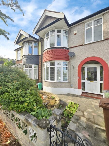 3-Bedroom House To Let, IG11