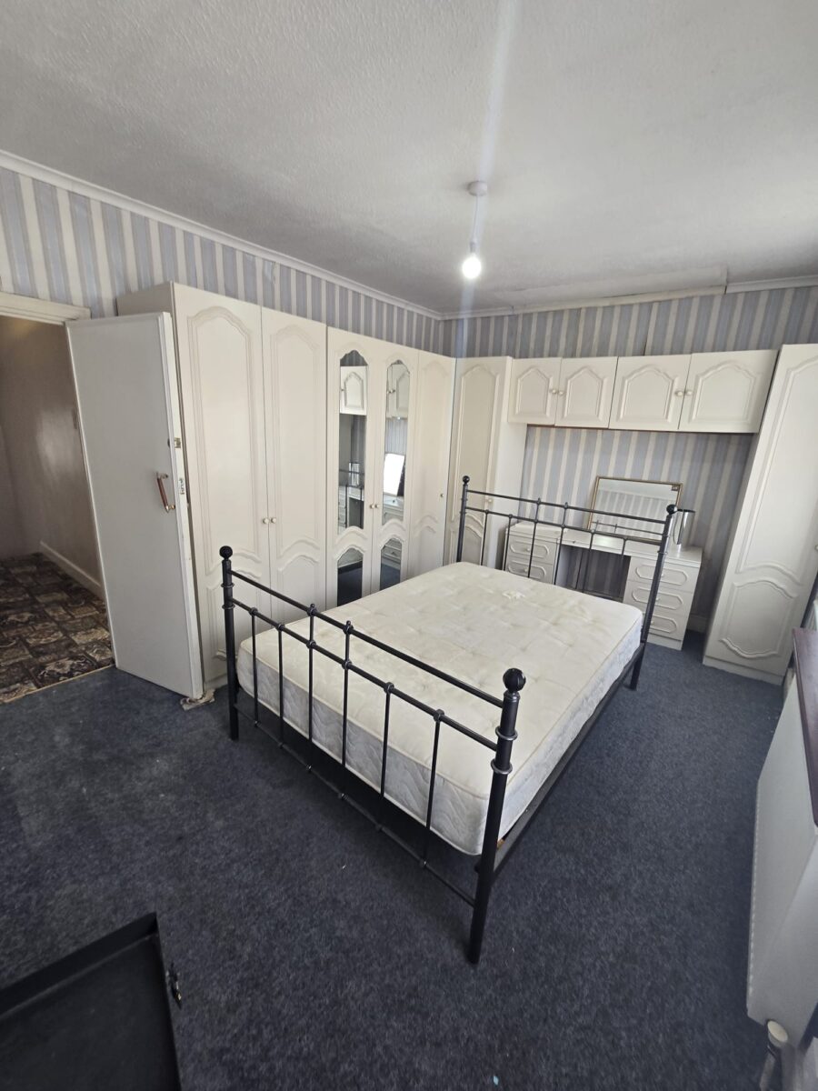 3-Bedroom House for Rent – Newly Refurbished – Barking