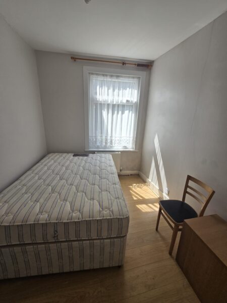 3-Bedroom House for Rent – Newly Refurbished – Barking