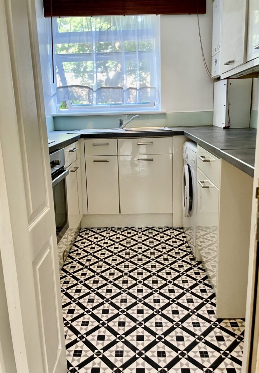 A Stunning 2 Bed Ground Floor Apartment, SW16