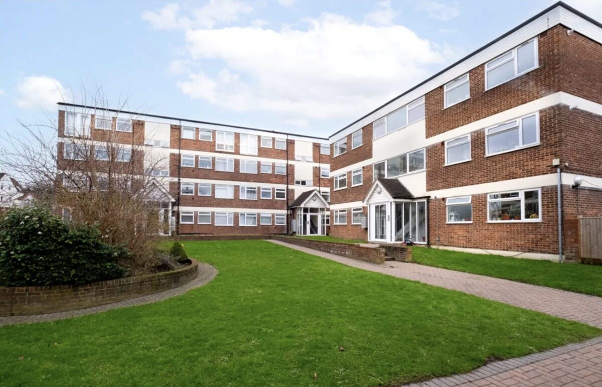 A Stunning 2 Bed Ground Floor Apartment, SW16