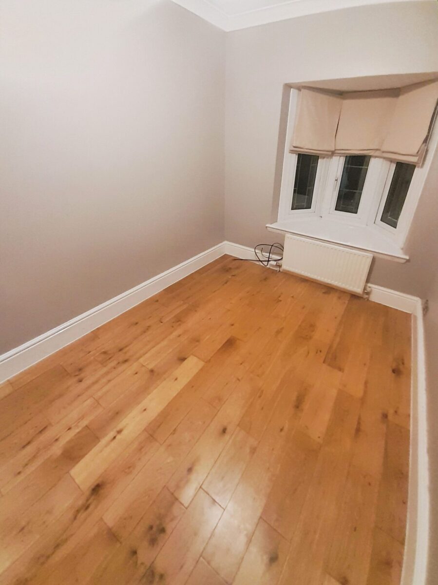 Semi Detached House For Rent, IG6