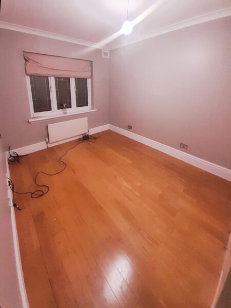 Semi Detached House For Rent, IG6