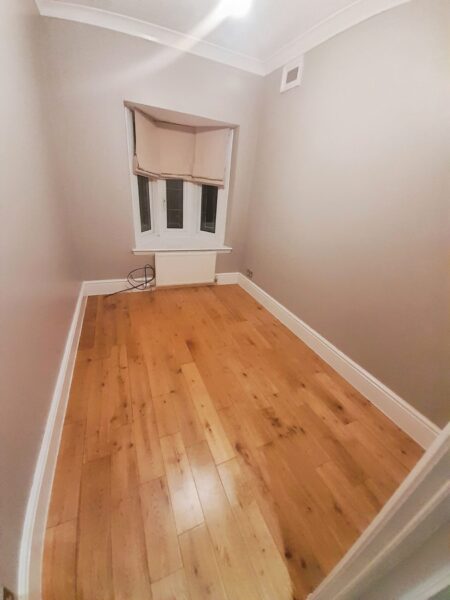 Semi Detached House For Rent, IG6