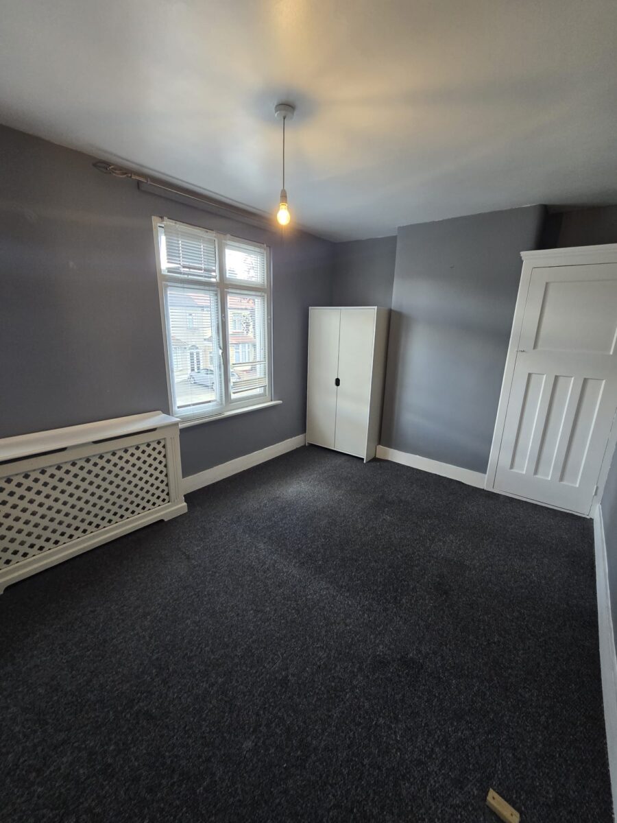 Grangewood Avenue RM13