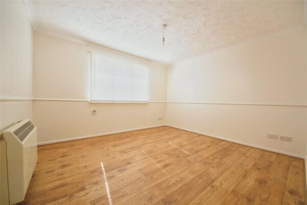 One Bedroom Flat Property for Sale E6