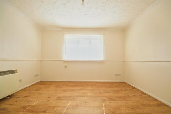 One Bedroom Flat Property for Sale E6