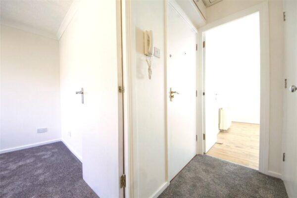 One Bedroom Flat Property for Sale E6