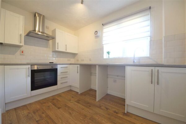 One Bedroom Flat Property for Sale E6