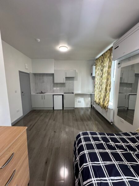 8A chapel rd Ilford London IG1 2AG
