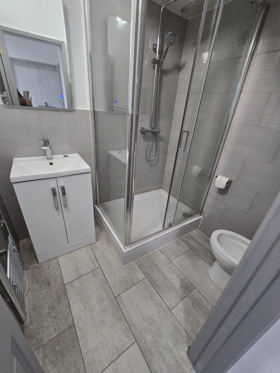 8A chapel rd Ilford London IG1 2AG
