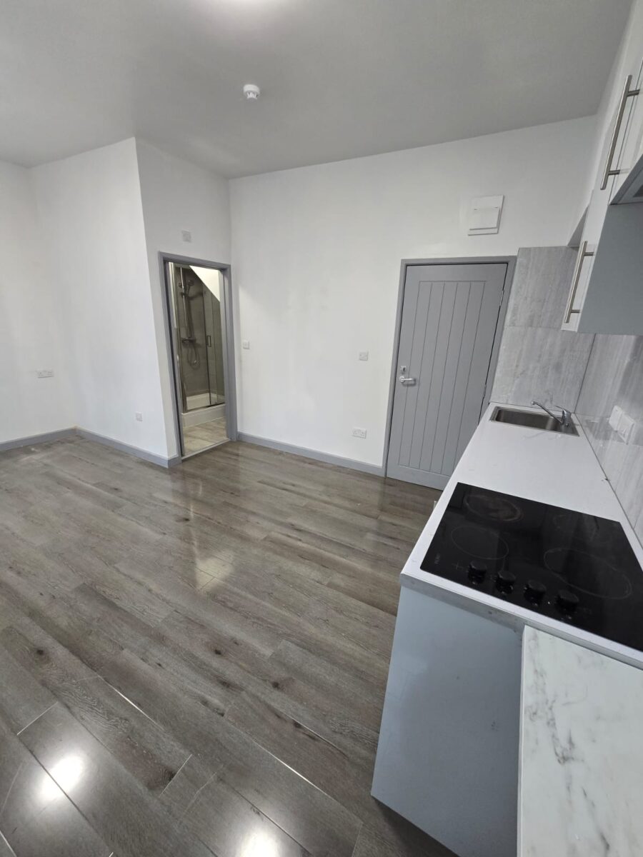 8A chapel rd Ilford London IG1 2AG