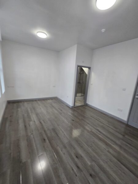 8A chapel rd Ilford London IG1 2AG