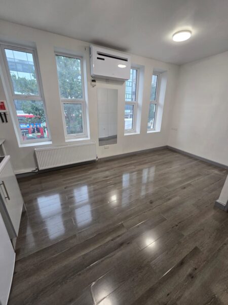 8A chapel rd Ilford London IG1 2AG
