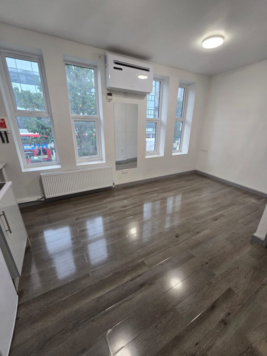 8A chapel rd Ilford London IG1 2AG
