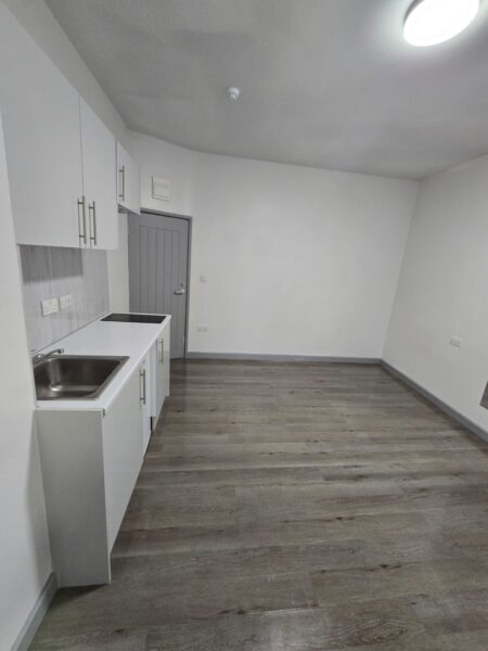 8A chapel rd Ilford London IG1 2AG